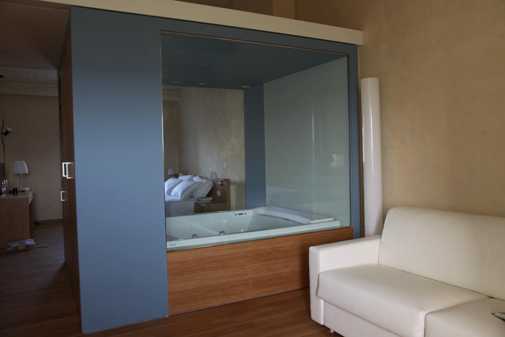 Relais Del Borgo Hotel & Spa 4 Stelle Staffolo Phòng bức ảnh